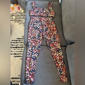 Beyond Yoga Floral Set